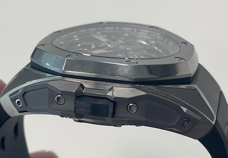 AUDEMARS PIDGUET愛彼Royal Oak Concept皇家橡樹概念系列雙追針GMT大日期計時碼錶