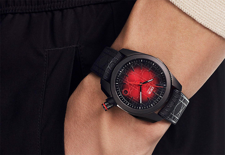 DIOR迪奧Chiffre Rouge Black Ultramatte計時碼錶