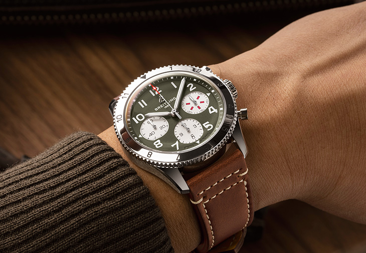 百年靈Classic AVI Chronograph 42 Curtiss Warhawk經典飛行員計時腕錶「寇帝斯戰鷹」特別版