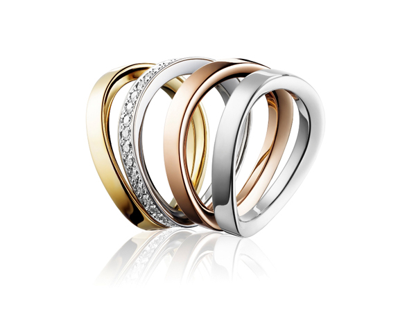 Aqua Swing系列戒指共有18K白金、18K黄金、18K玫瑰金以及18K白金鑲鑽四種款式。 Aqua Swing系列戒指共有18K白金、18K黄金、18K玫瑰金以及18K白金鑲鑽四種款式。